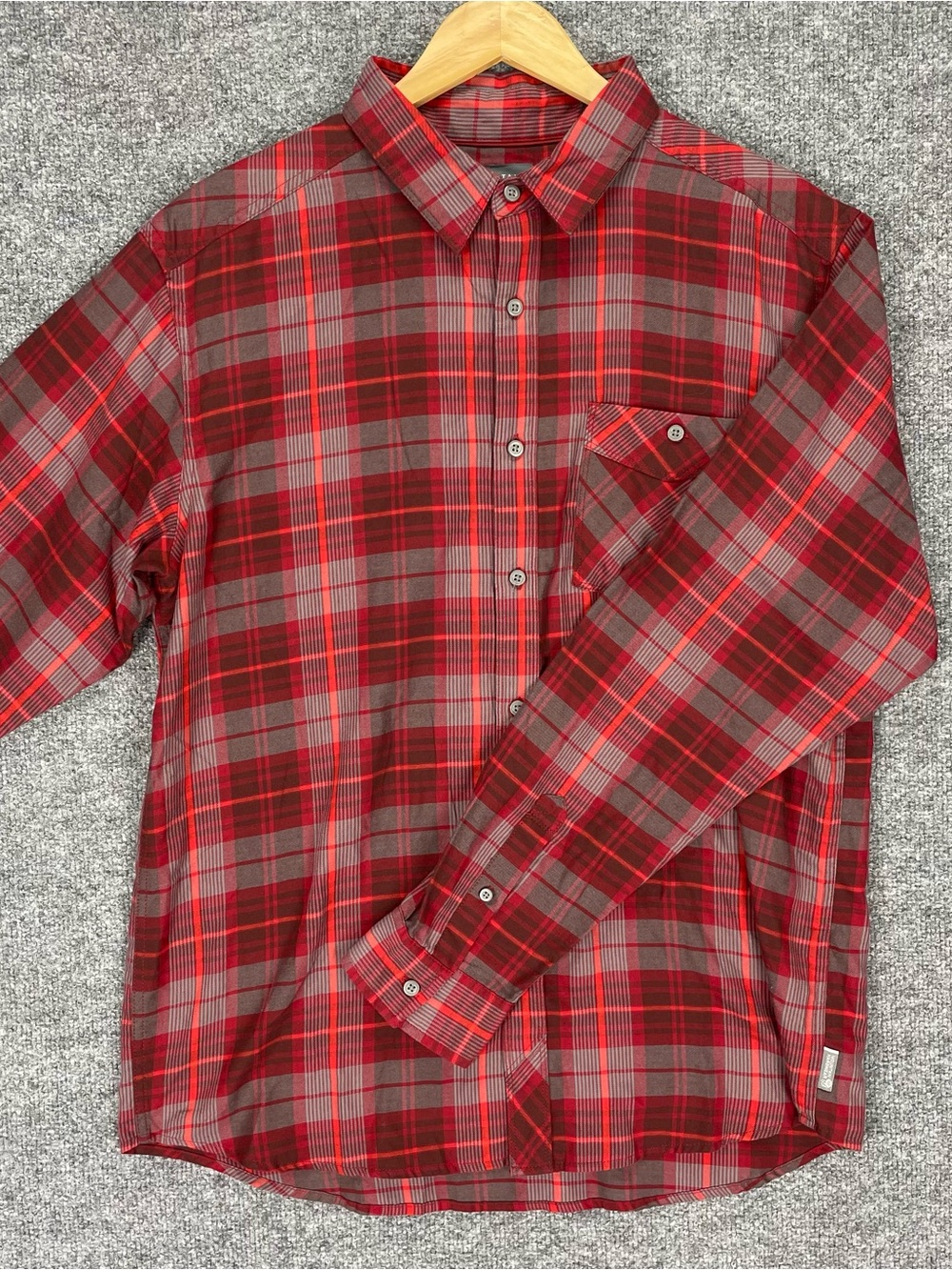 Mountain Hardware Shirt Men’s L Plaid Red Gray Flannel Long Sleeve Button Up EXC